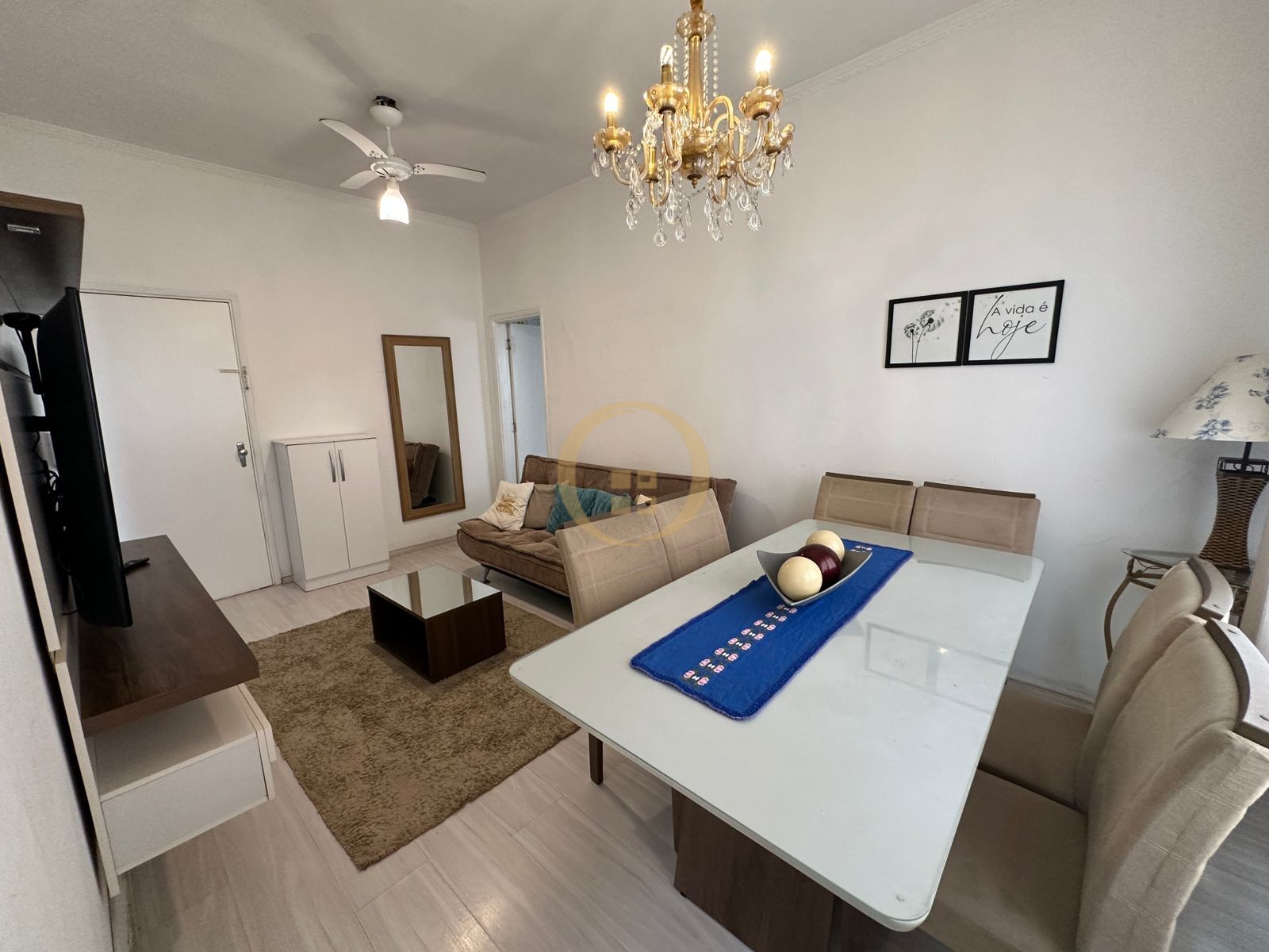 Apartamento na Praia das Pitangueiras, Guarujá - SP