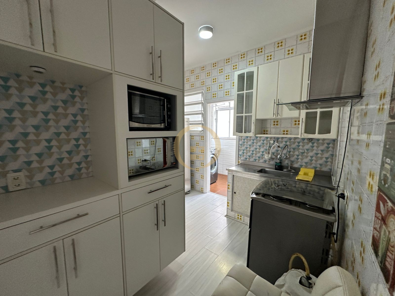 Apartamento na Praia das Pitangueiras, Guarujá - SP