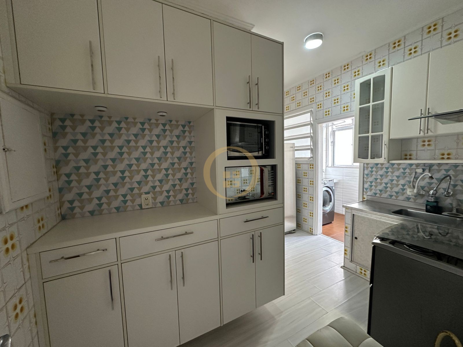 Apartamento na Praia das Pitangueiras, Guarujá - SP