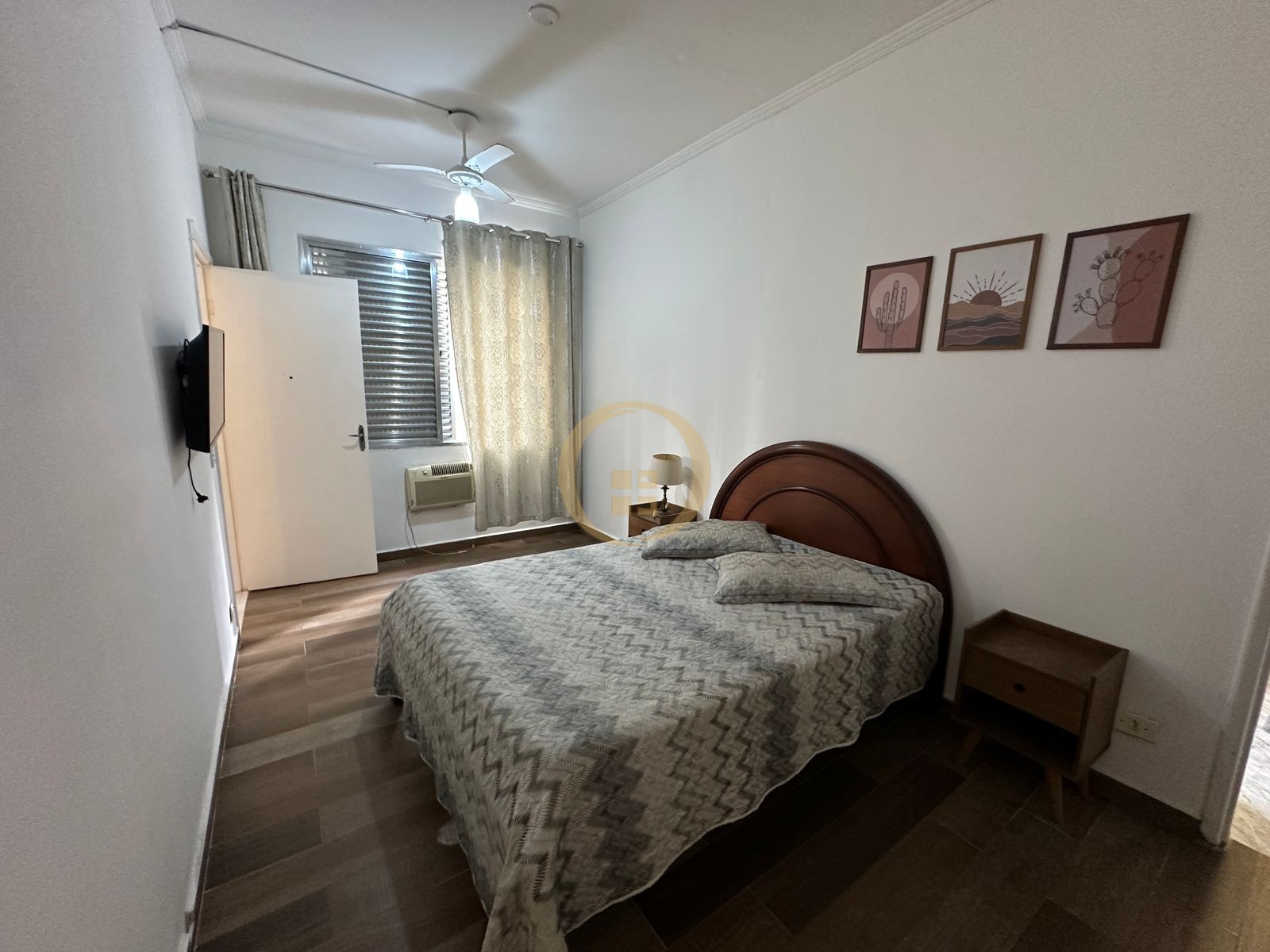 Apartamento na Praia das Pitangueiras, Guarujá - SP