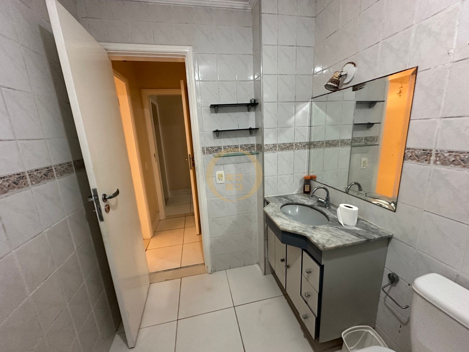 Apartamento na Praia das Pitangueiras, Guarujá - SP