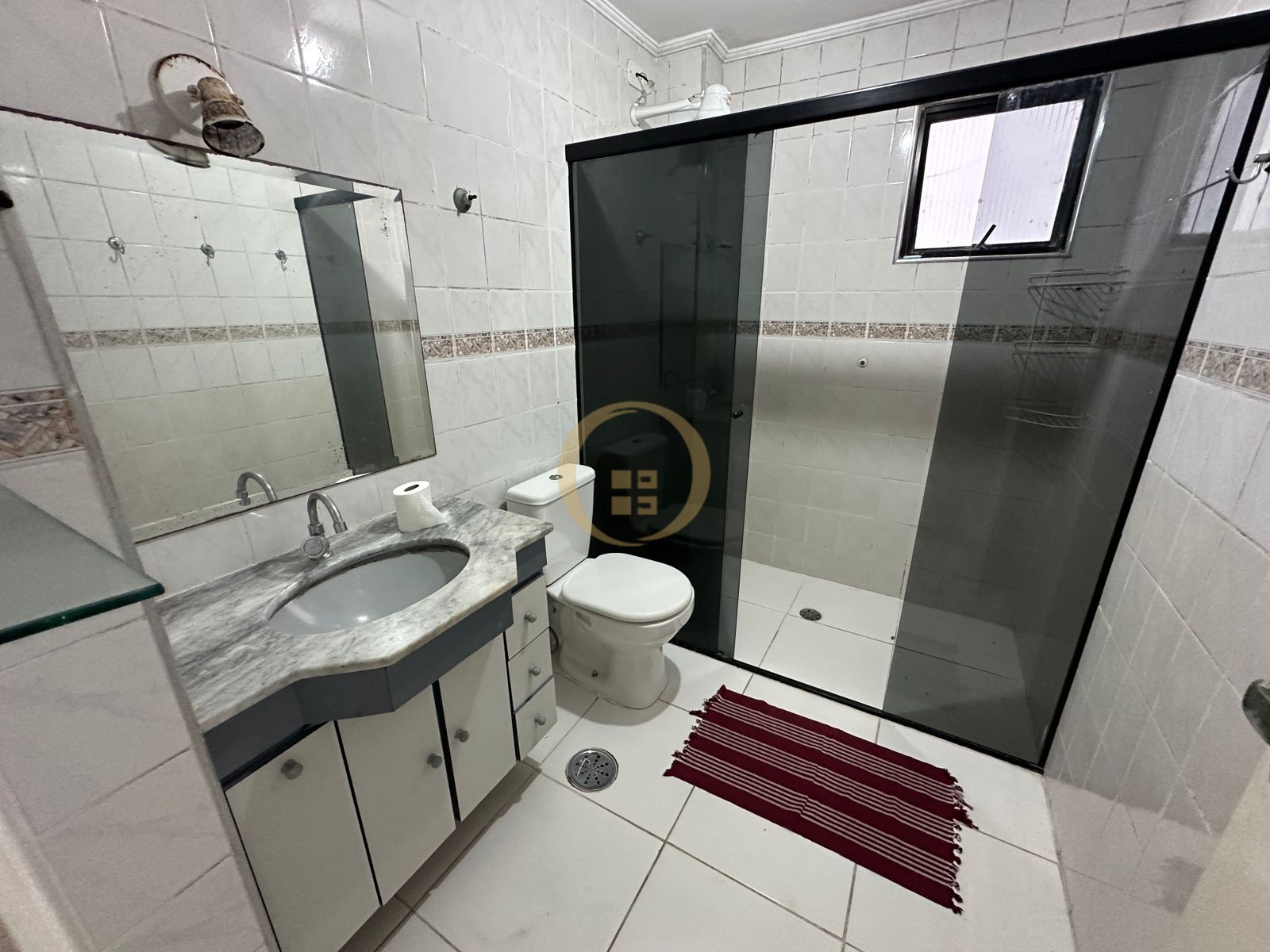 Apartamento na Praia das Pitangueiras, Guarujá - SP