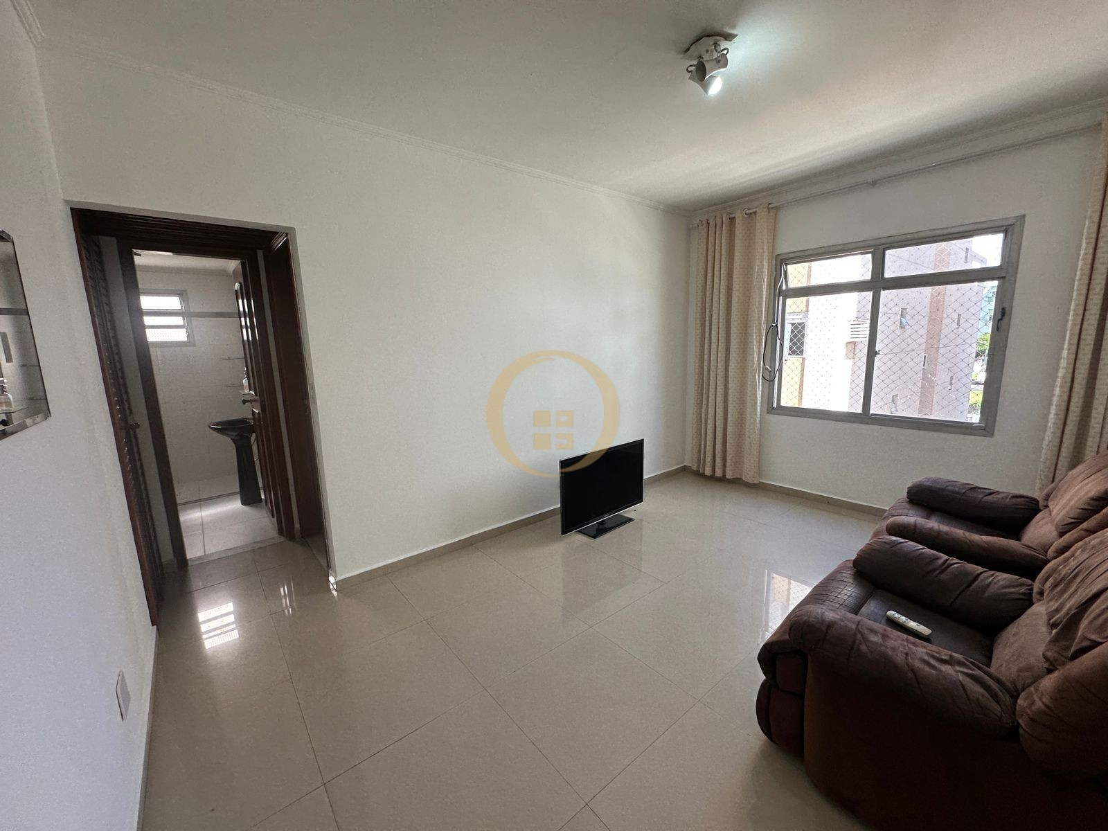 Apartamento na Praia das Astúrias, Guarujá - SP