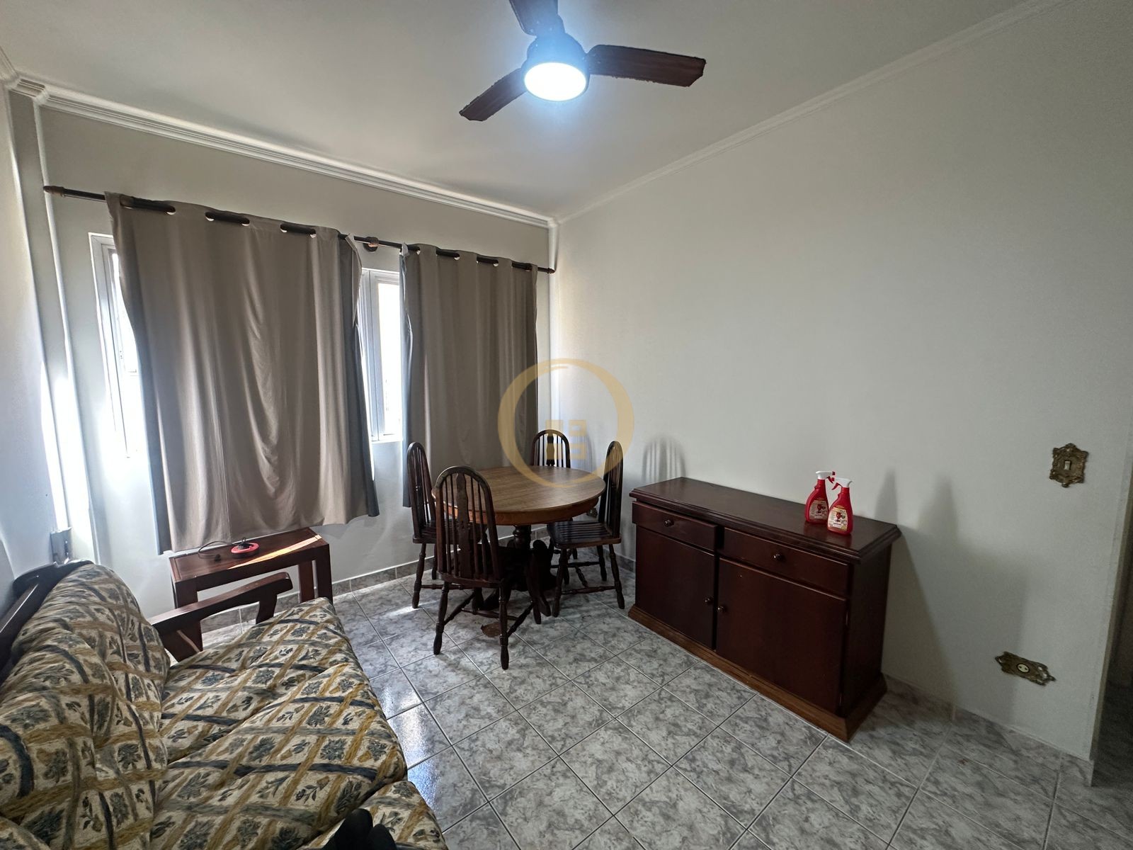 Apartamento na Praia da Enseada, Guarujá - SP