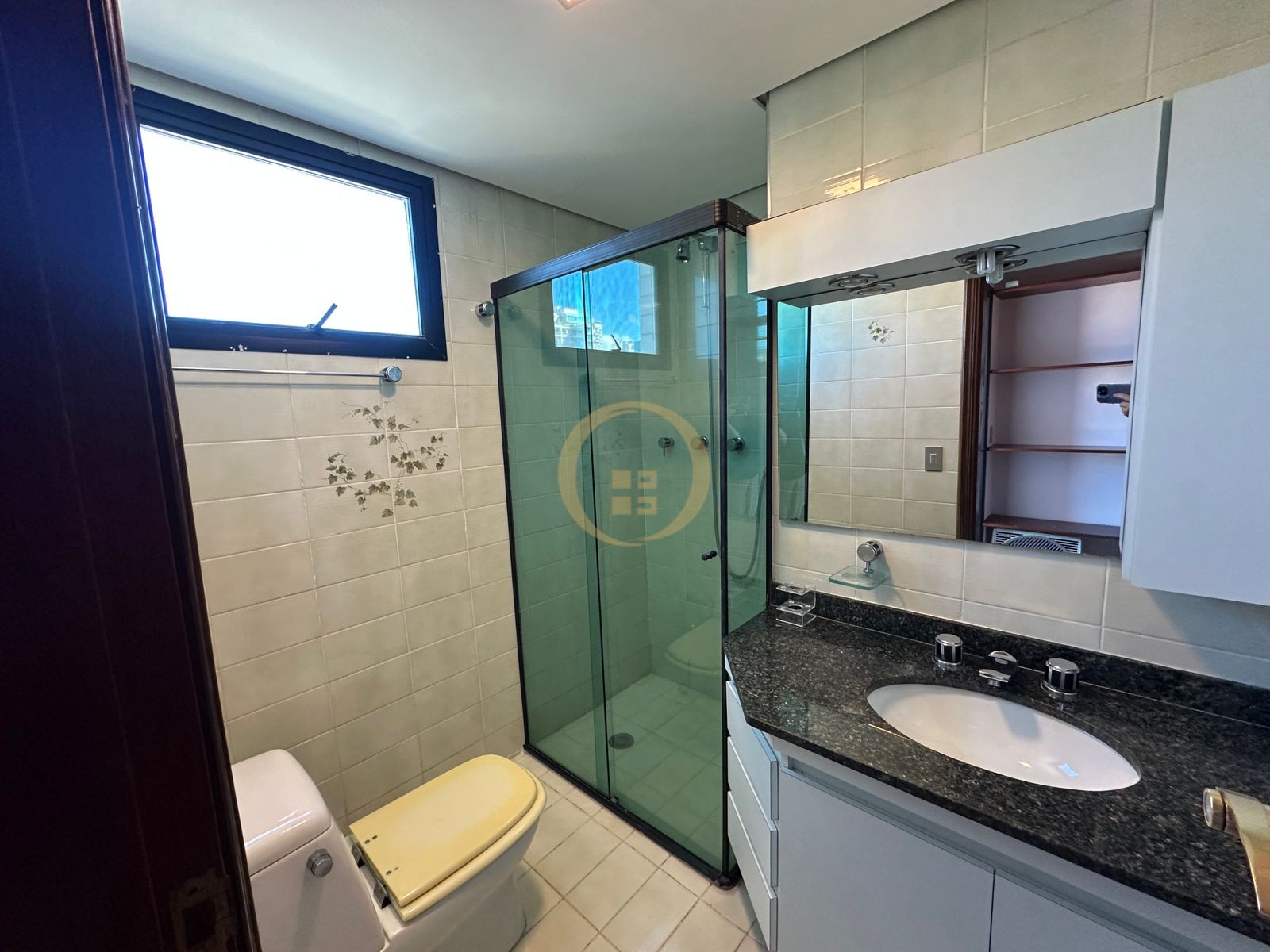 Apartamento na Praia da Enseada, Guarujá - SP