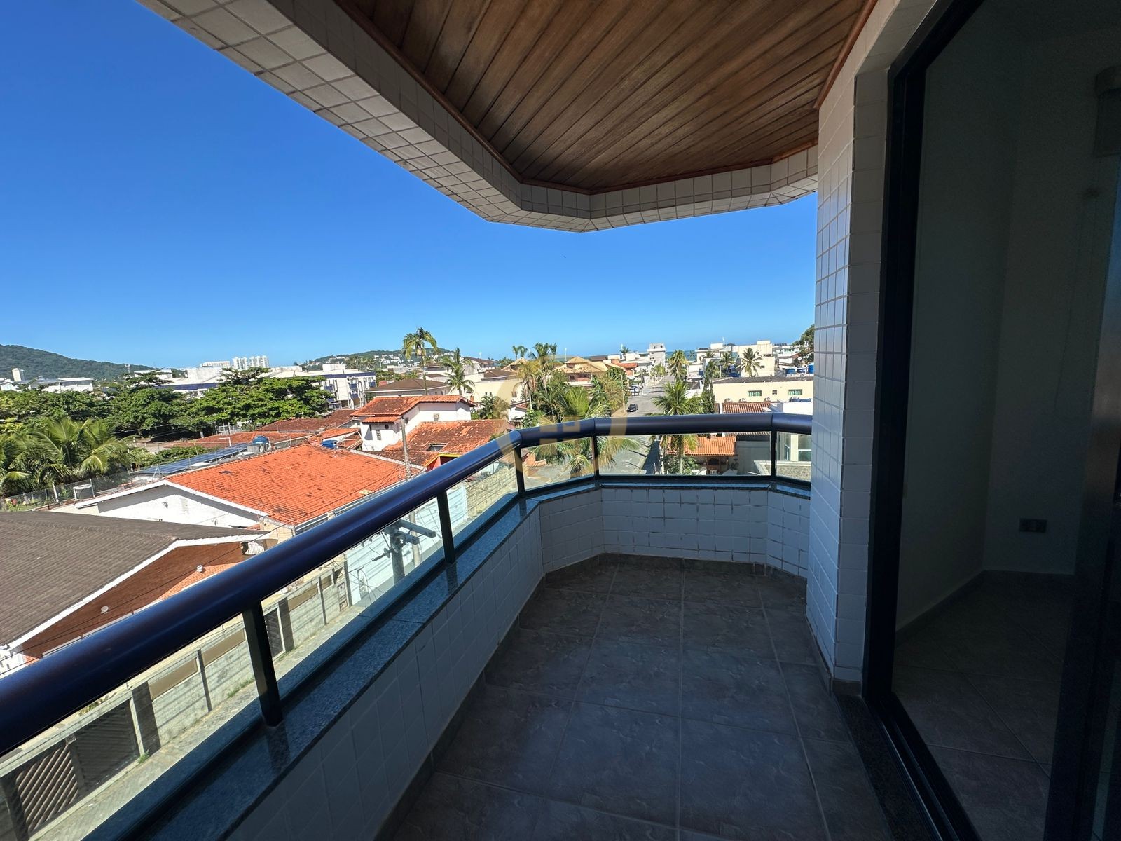 Apartamento na Praia da Enseada, Guarujá - SP