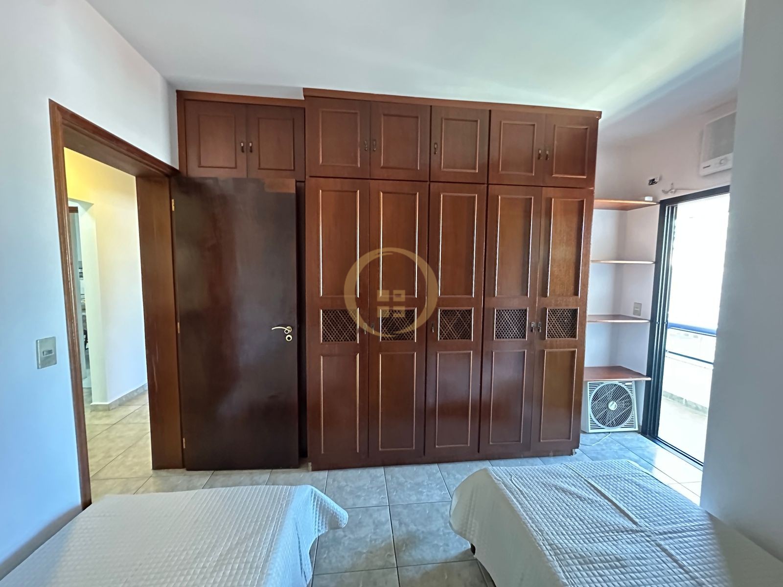Apartamento na Praia da Enseada, Guarujá - SP