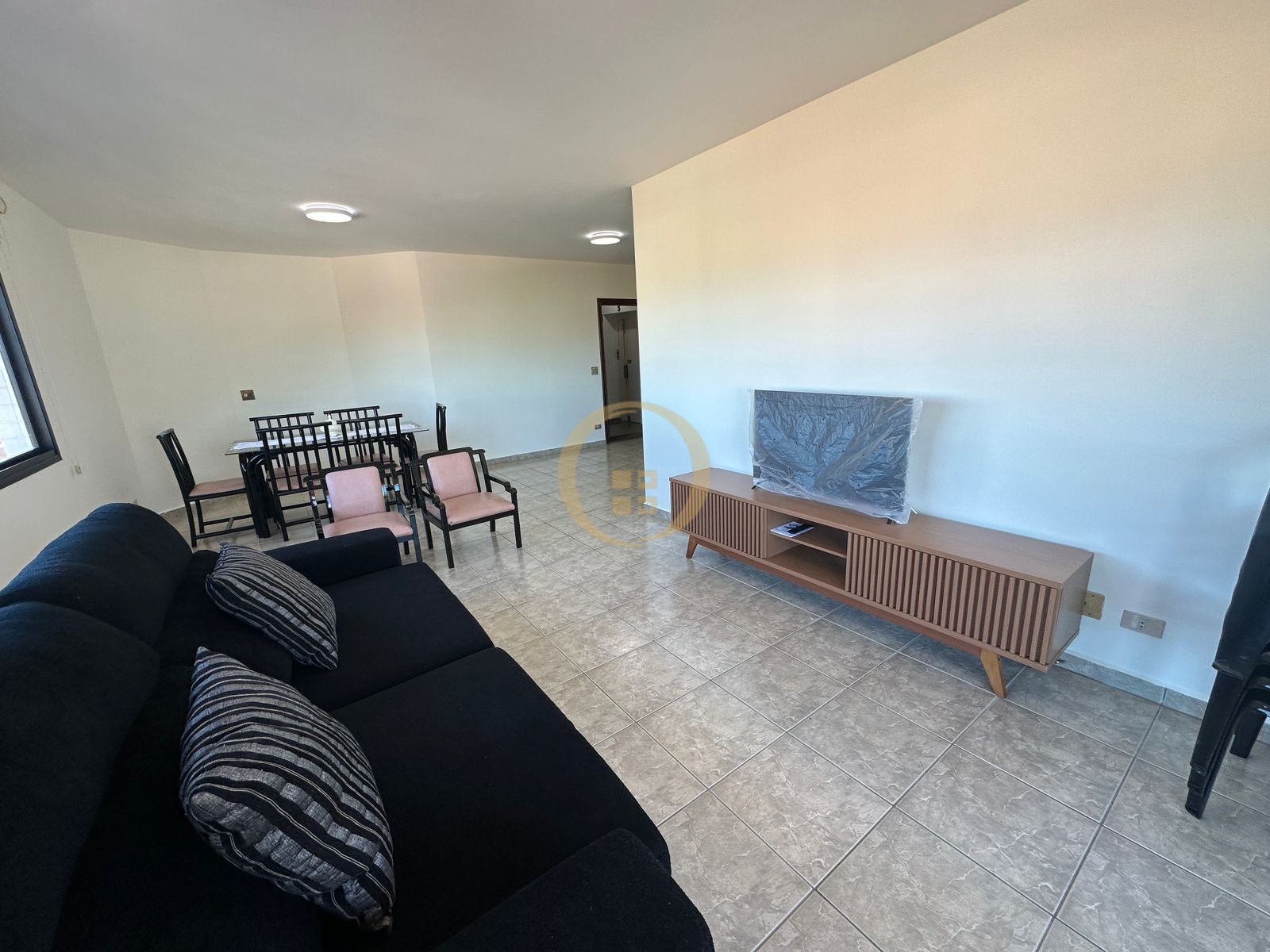 Apartamento na Praia da Enseada, Guarujá - SP