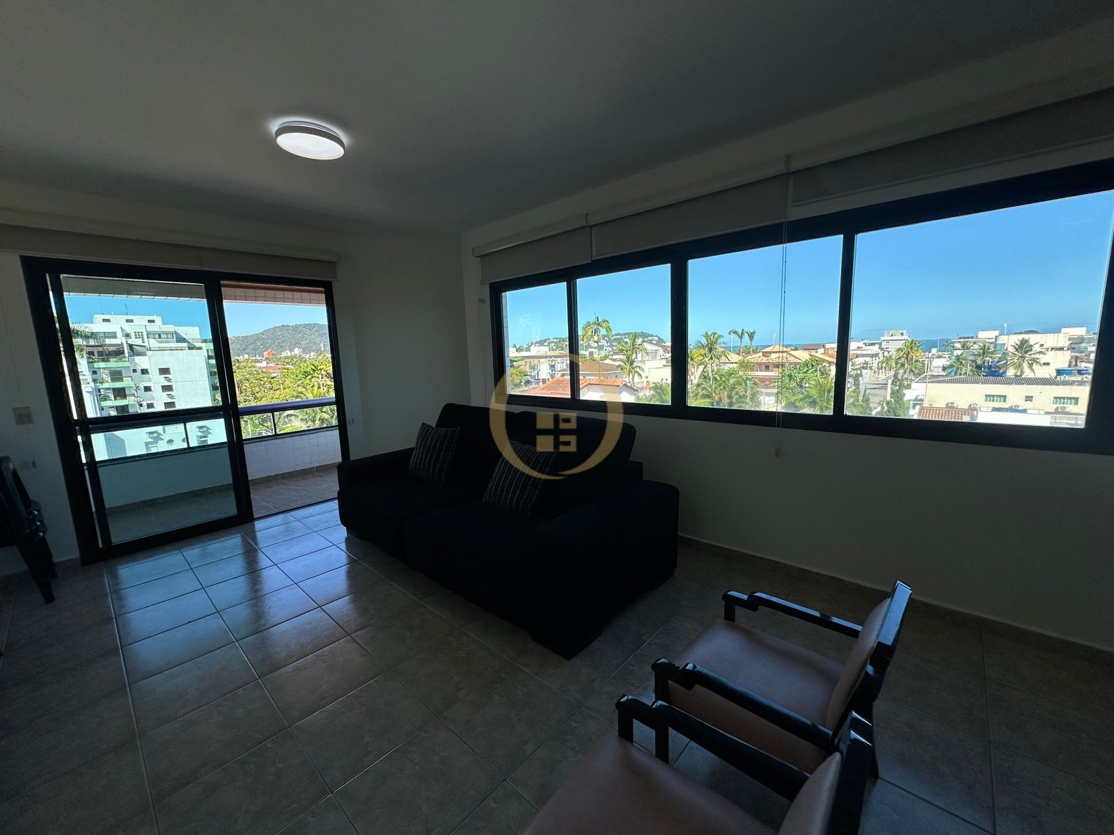 Apartamento na Praia da Enseada, Guarujá - SP