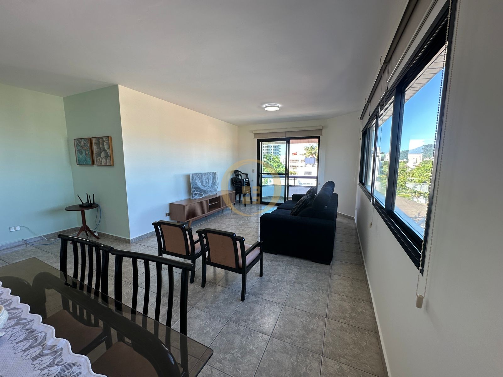 Apartamento na Praia da Enseada, Guarujá - SP