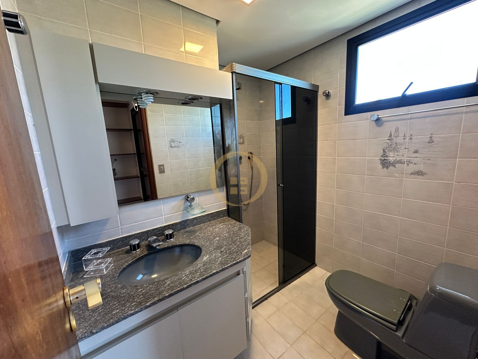 Apartamento na Praia da Enseada, Guarujá - SP