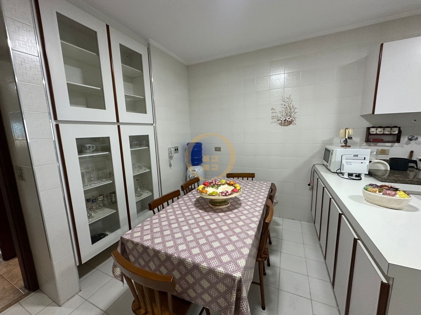 Apartamento na Praia da Enseada, Guarujá - SP