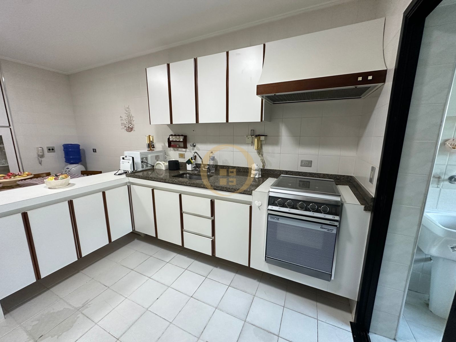 Apartamento na Praia da Enseada, Guarujá - SP