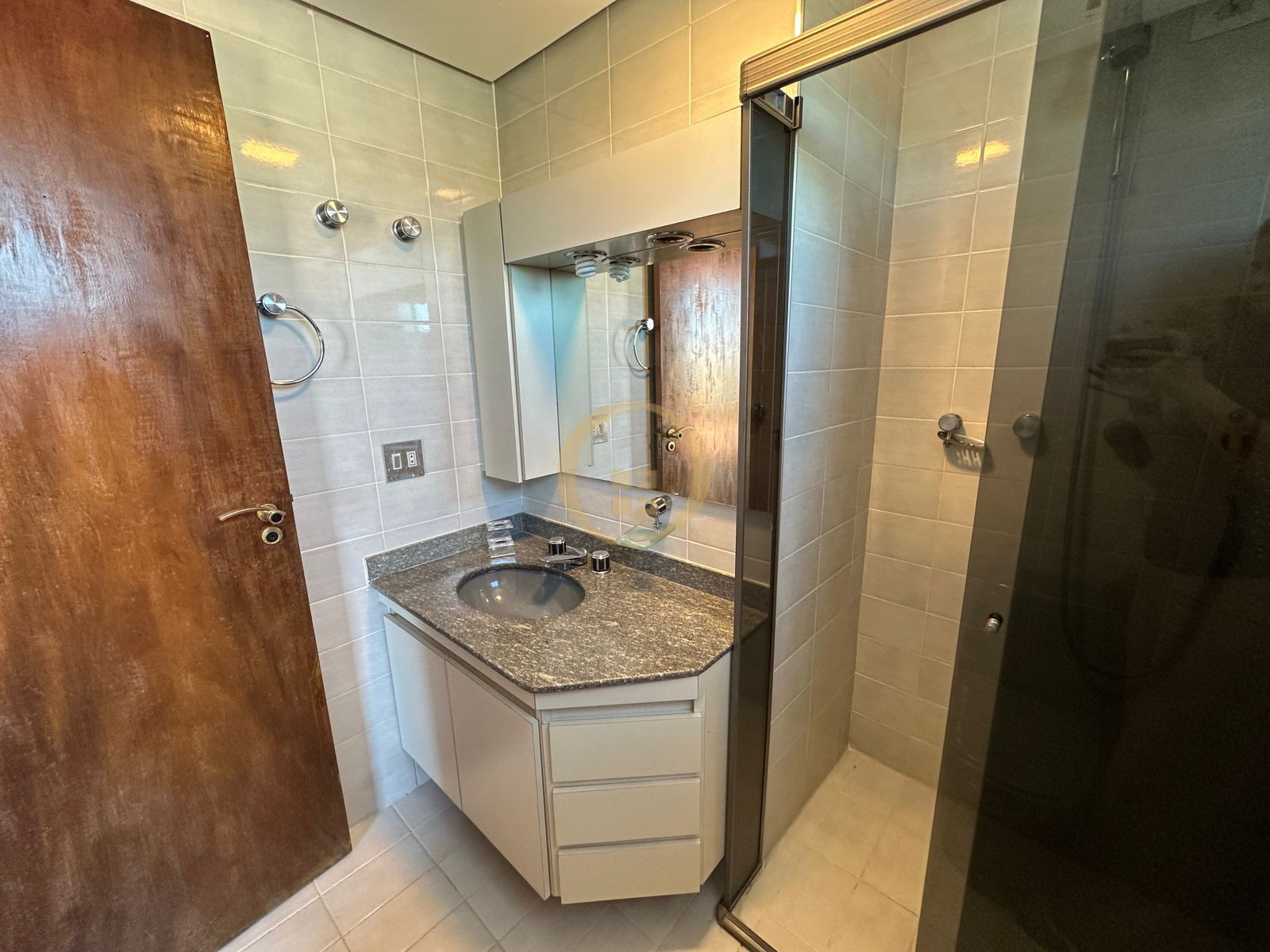 Apartamento na Praia da Enseada, Guarujá - SP