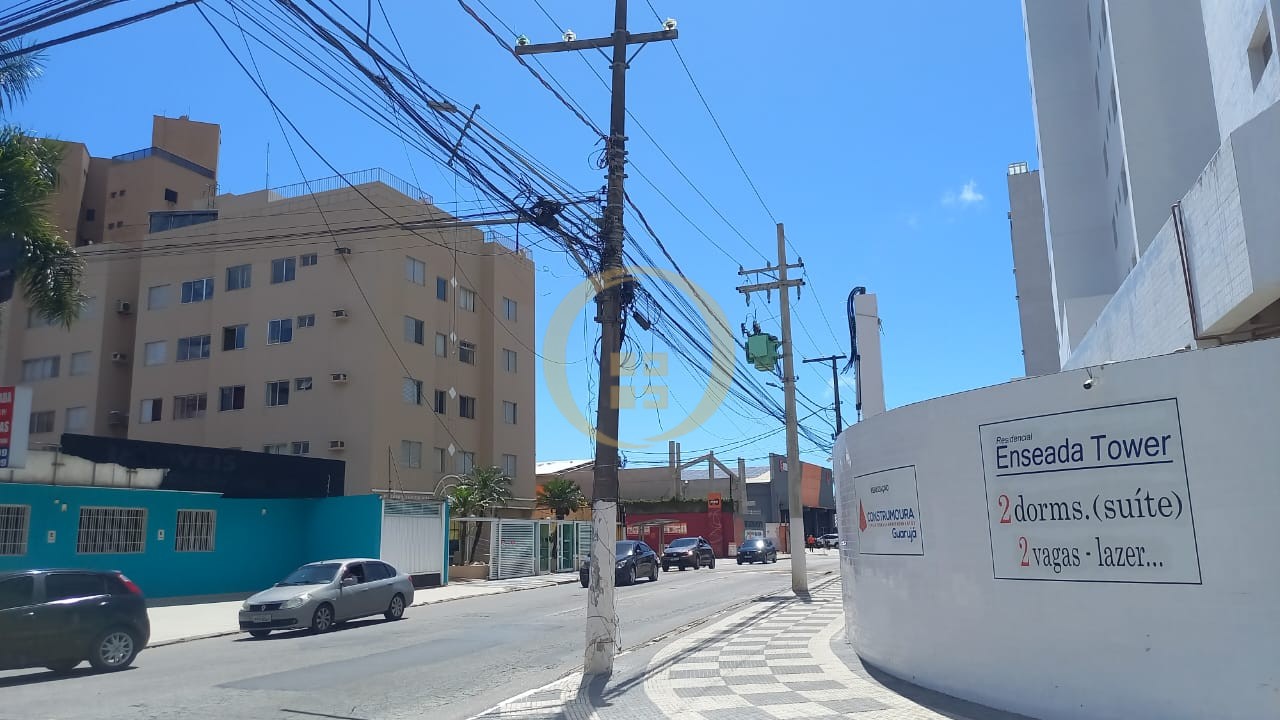 Apartamento na Praia da Enseada, Guarujá - SP