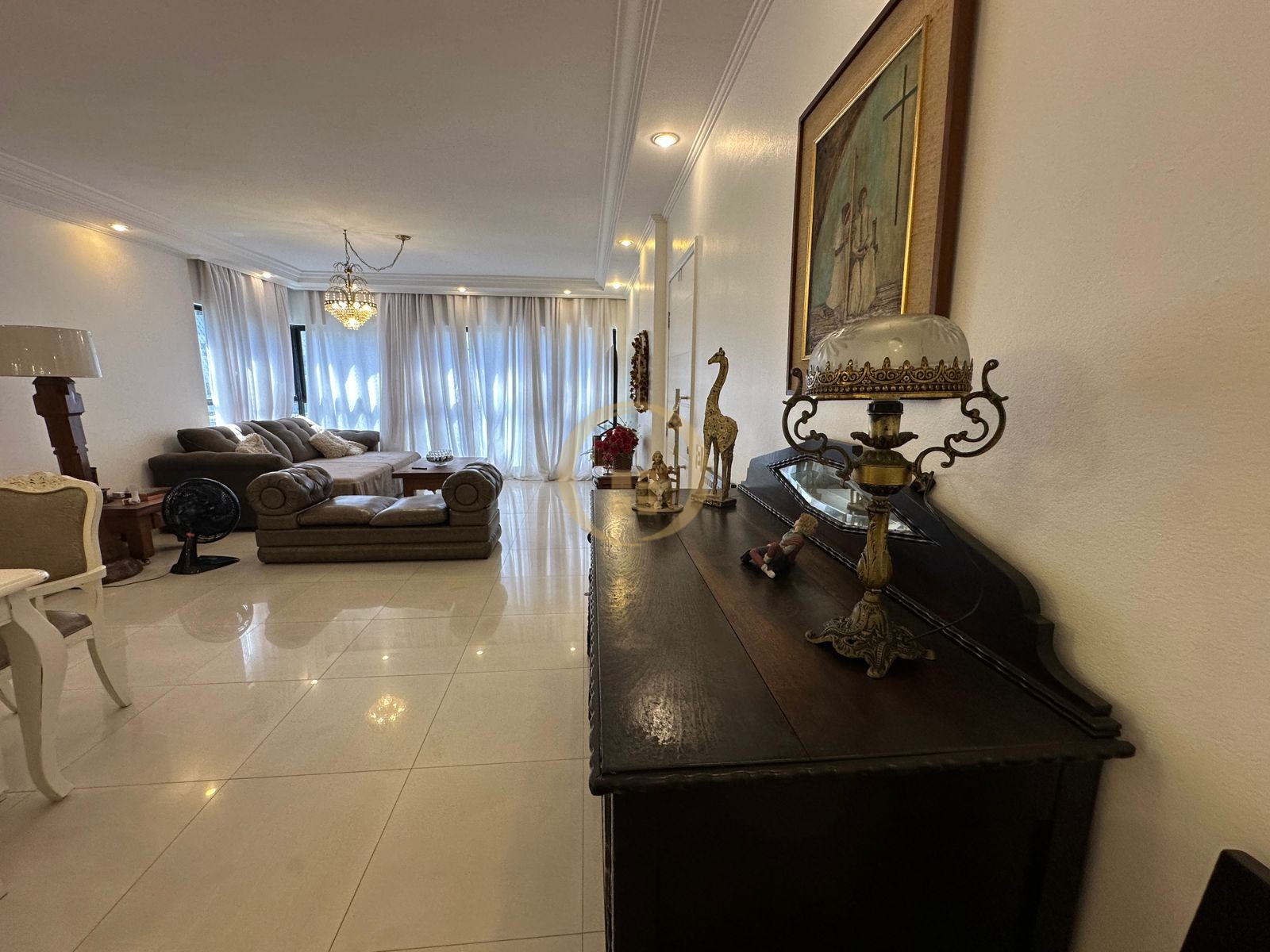 Apartamento na Praia das Pitangueiras, Guarujá - SP
