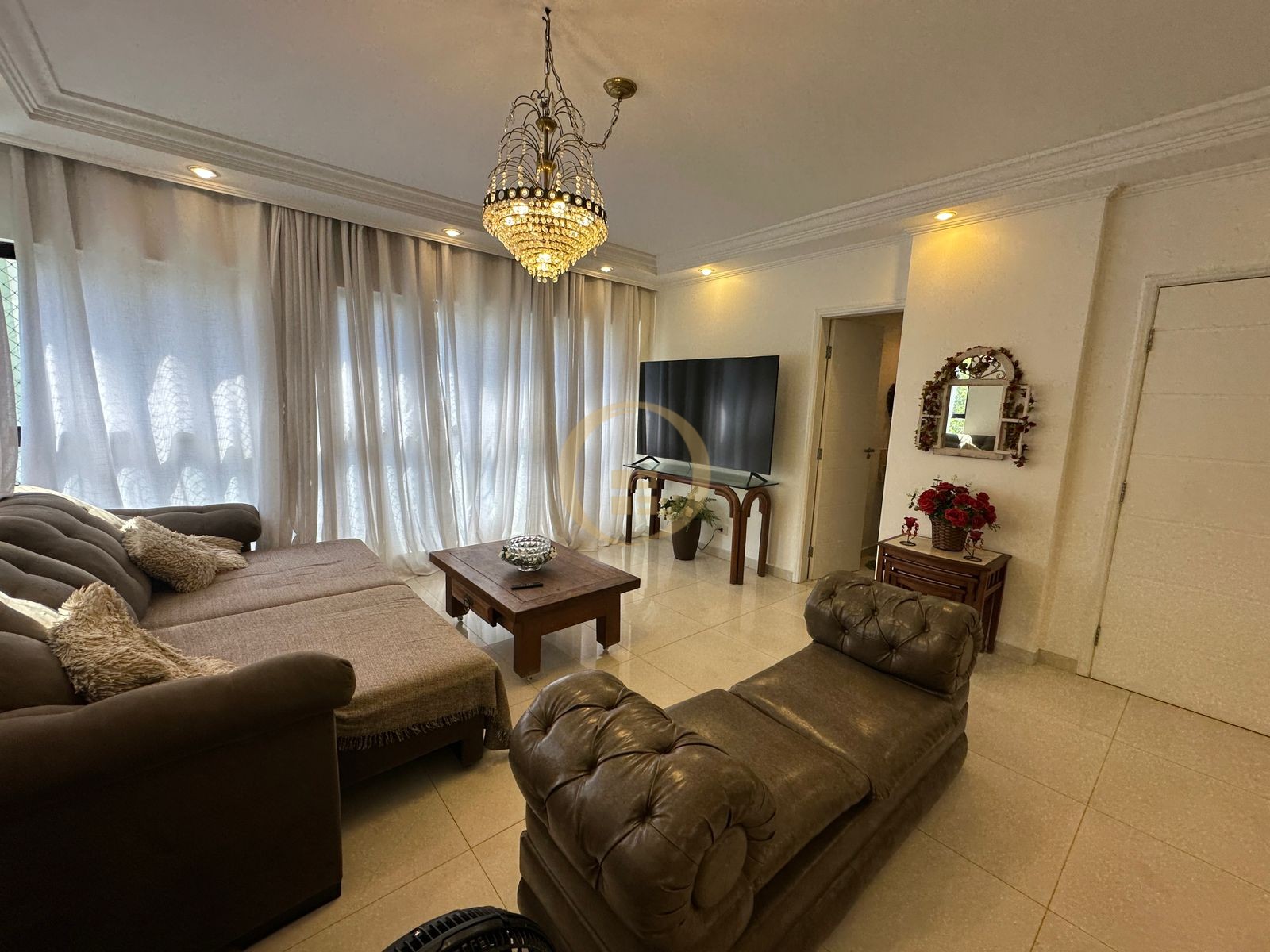 Apartamento na Praia das Pitangueiras, Guarujá - SP