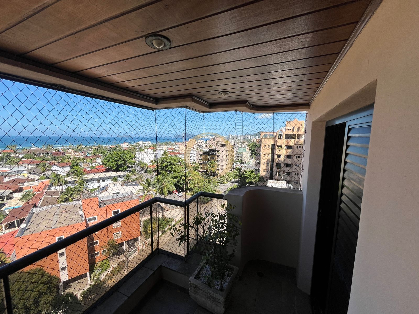 Apartamento na Praia da Enseada, Guarujá - SP