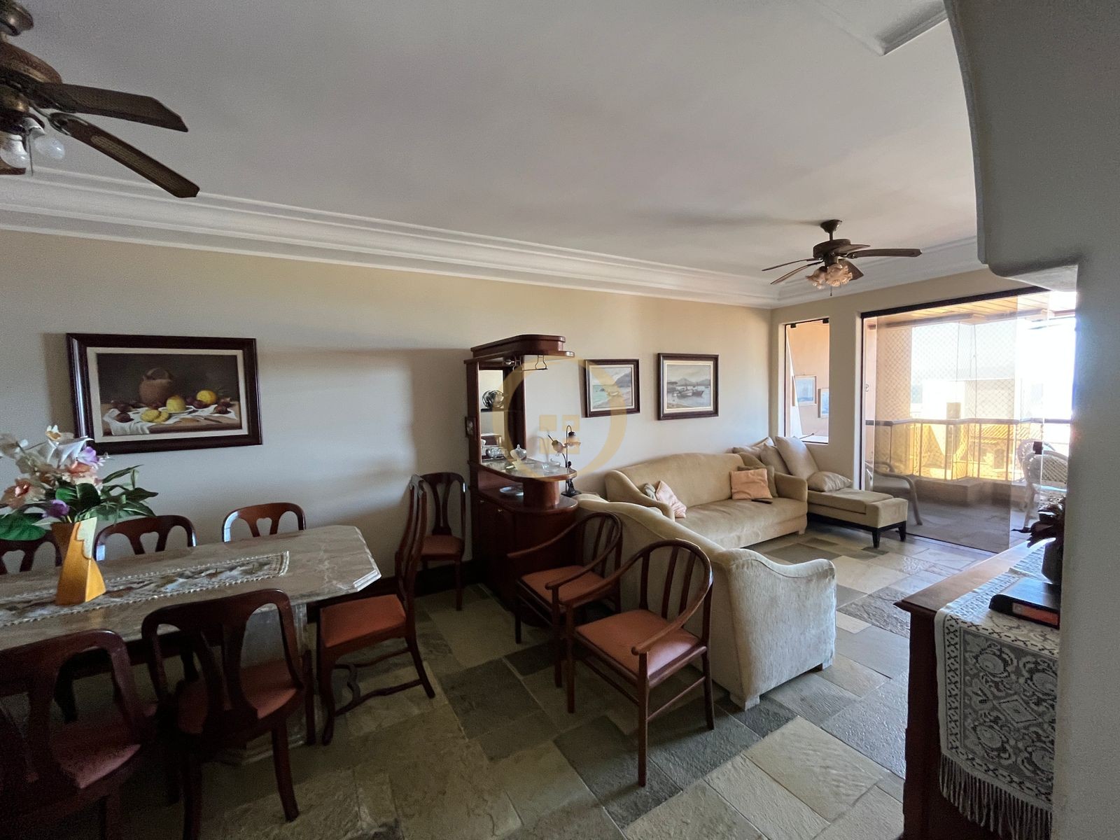 Apartamento na Praia da Enseada, Guarujá - SP