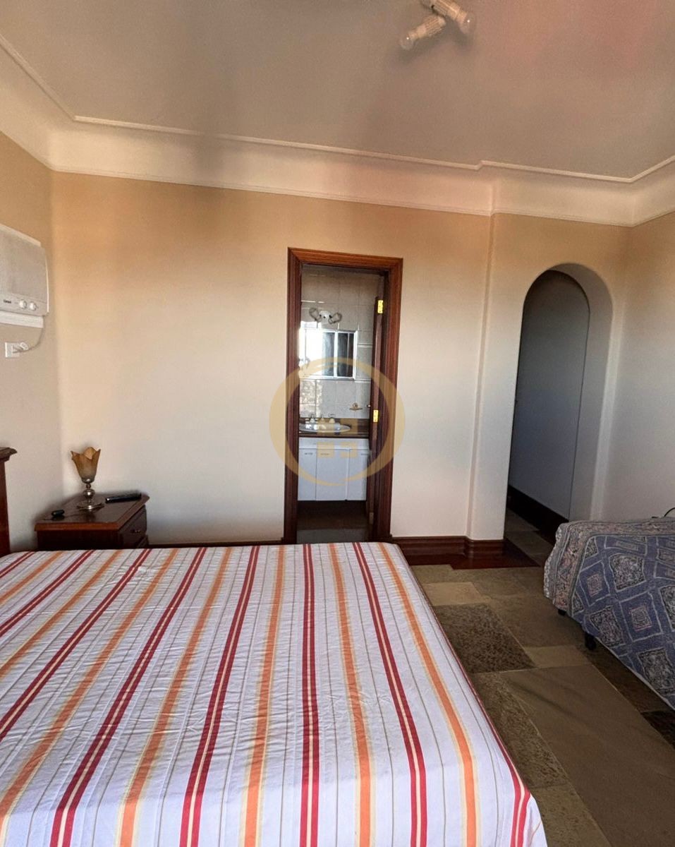 Apartamento na Praia da Enseada, Guarujá - SP