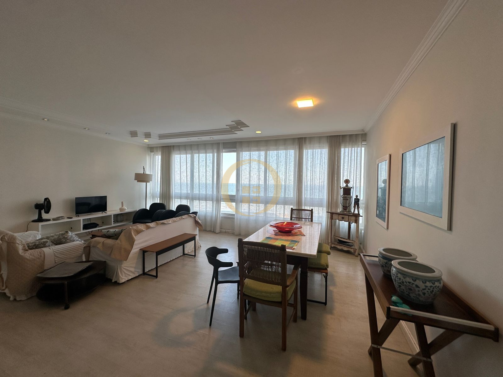 Apartamento Frente ao Mar nas Pitangueiras, Guarujá - SP