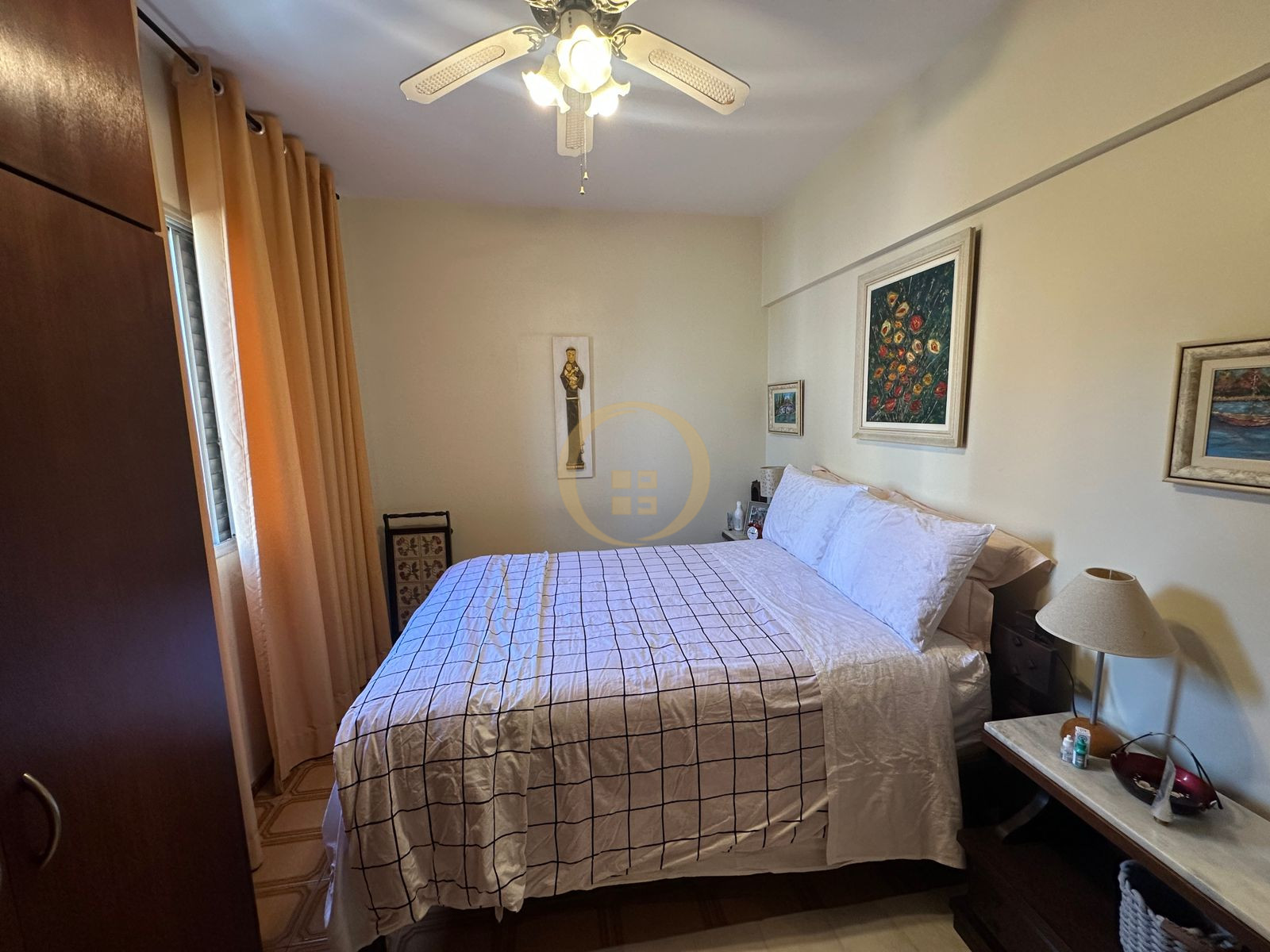Apartamento na Praia da Enseada, Guarujá - SP