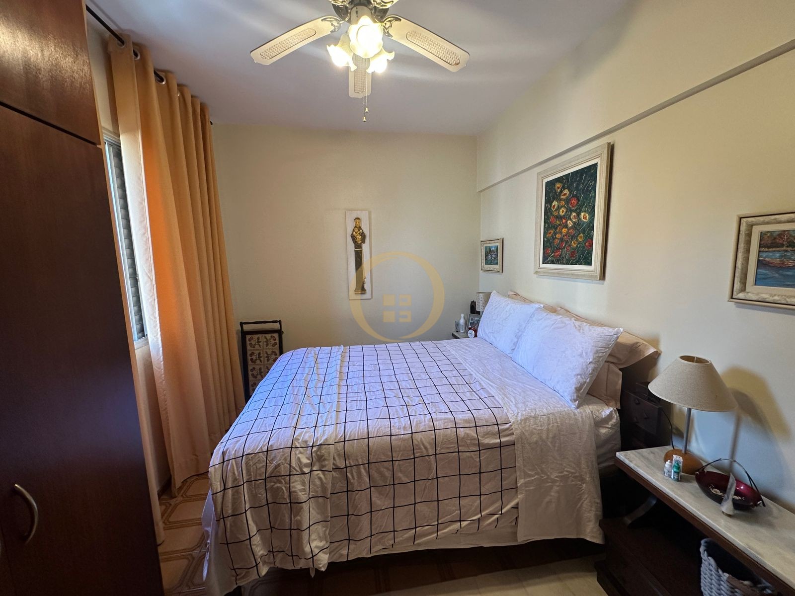 Apartamento na Praia da Enseada, Guarujá - SP