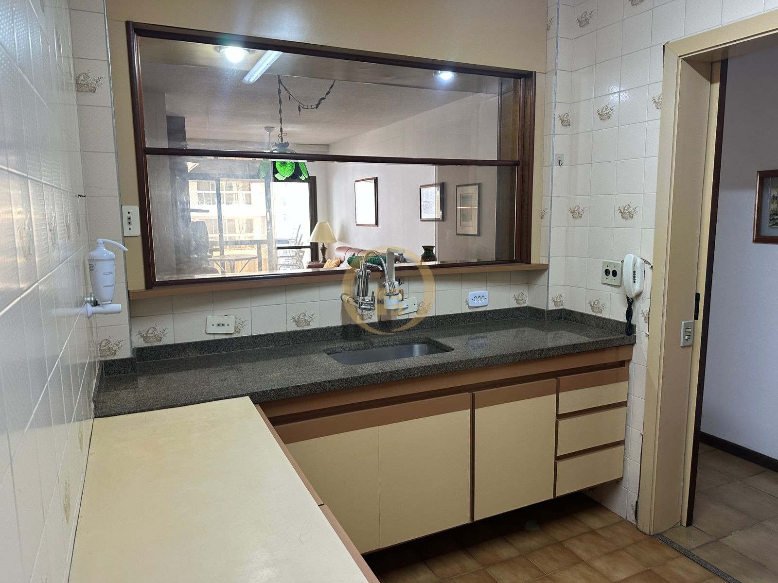 Apartamento na Praia das Pitangueiras, Guarujá - SP