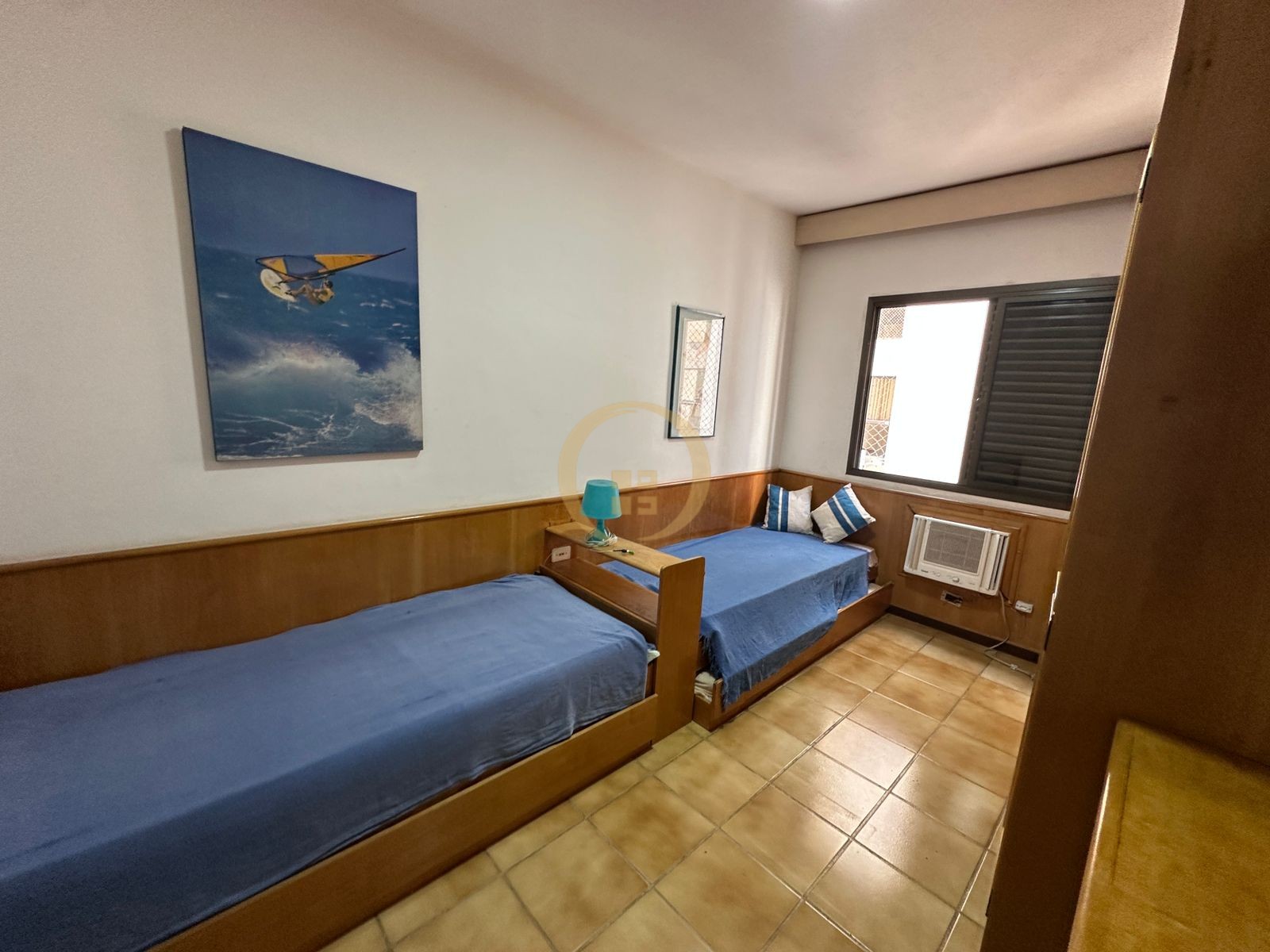 Apartamento na Praia das Pitangueiras, Guarujá - SP