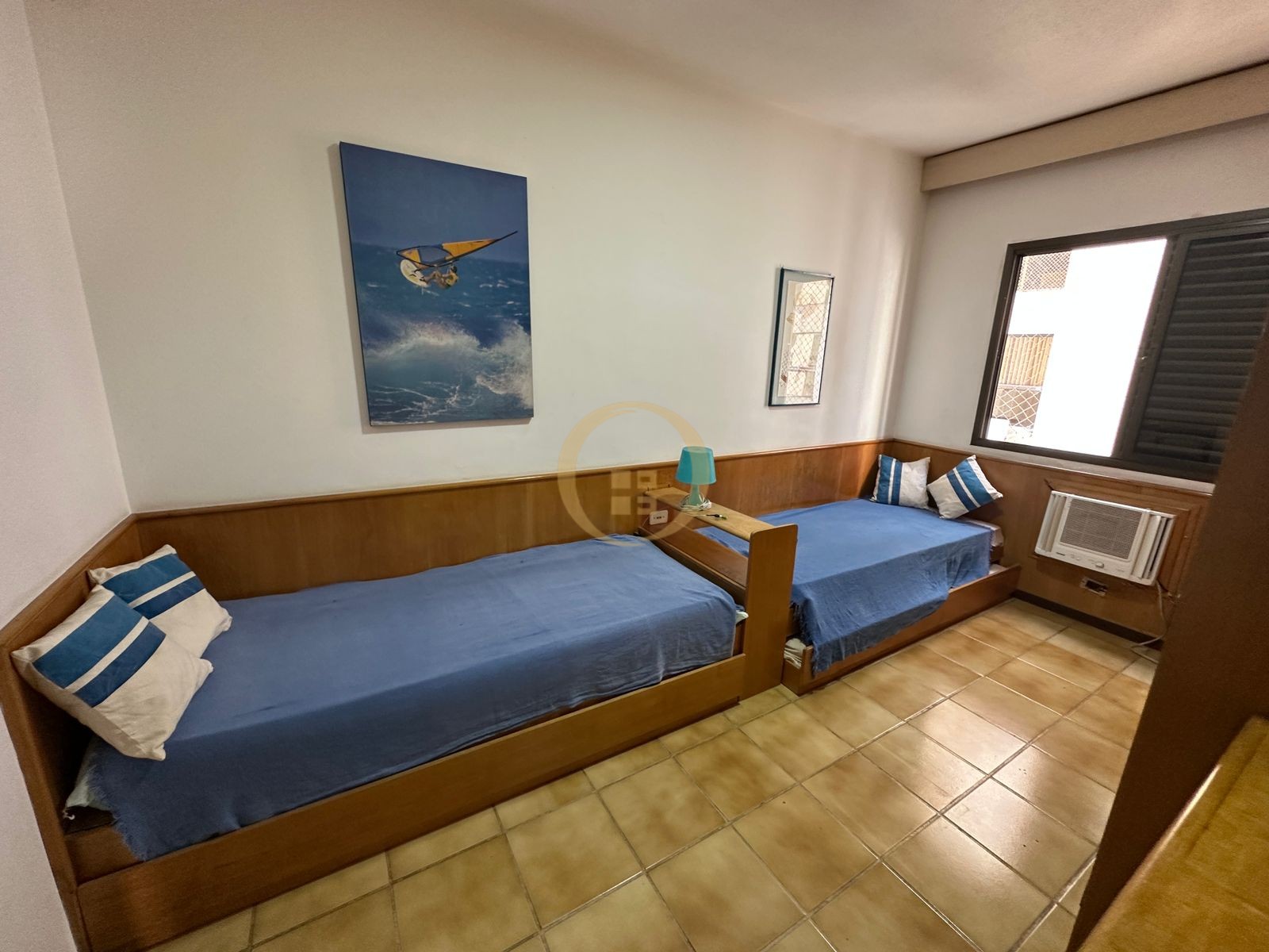 Apartamento na Praia das Pitangueiras, Guarujá - SP
