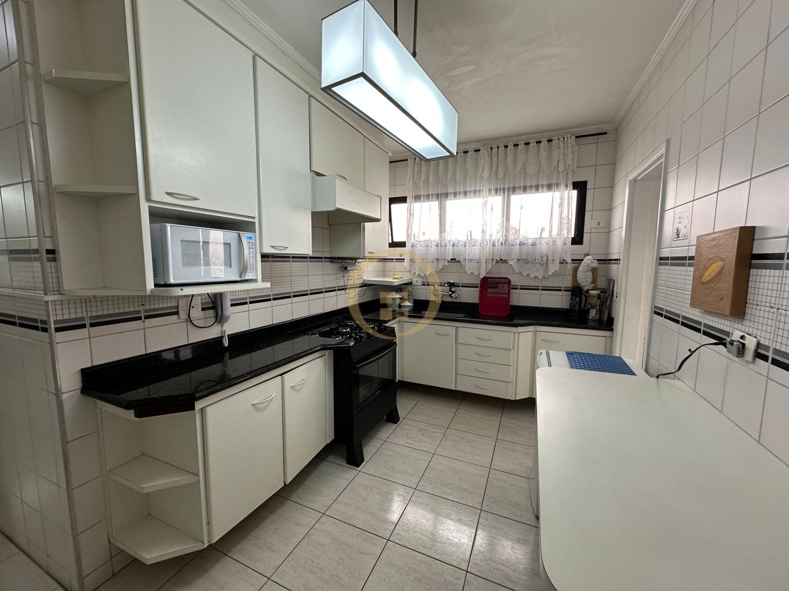 Apartamento na Praia da Enseada, Guarujá - SP