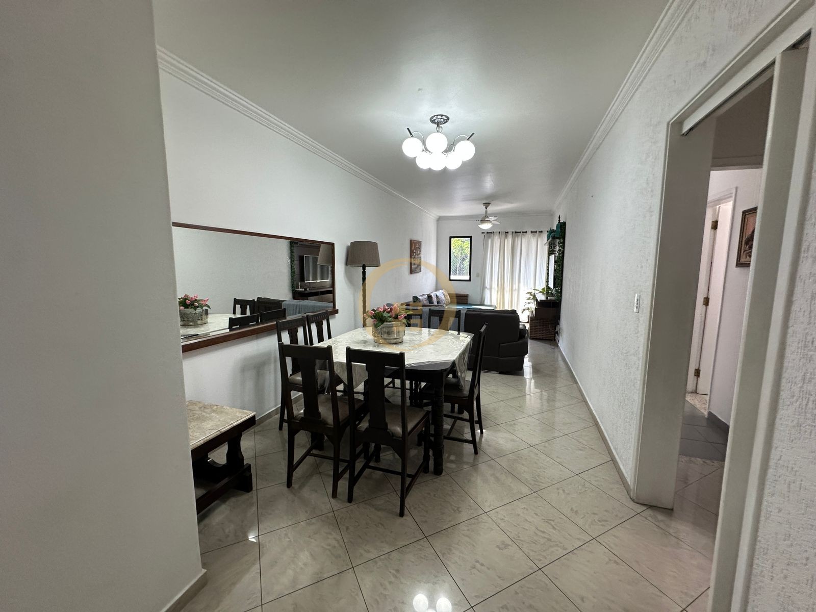 Apartamento na Praia da Enseada, Guarujá - SP