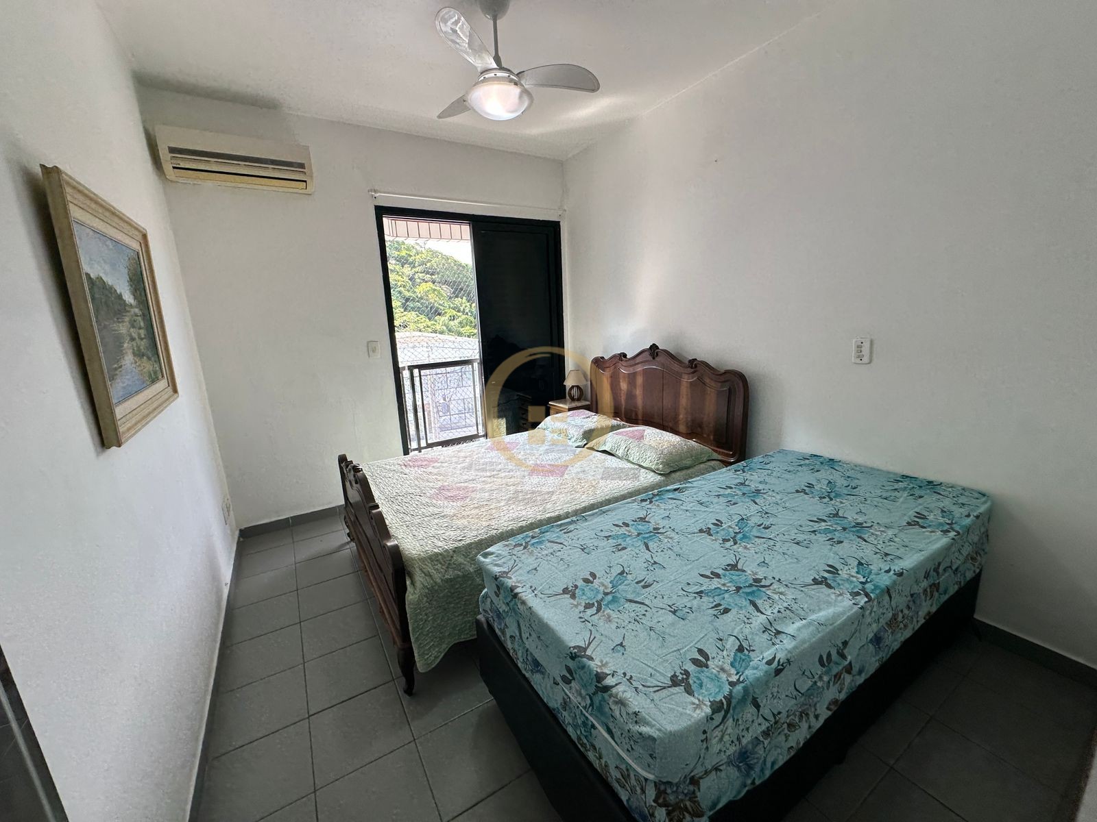 Apartamento na Praia da Enseada, Guarujá - SP