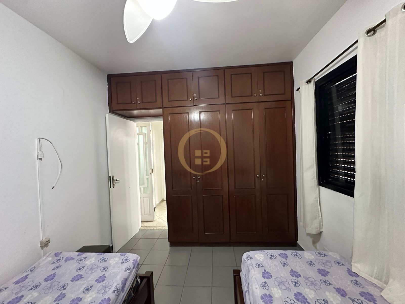 Apartamento na Praia da Enseada, Guarujá - SP