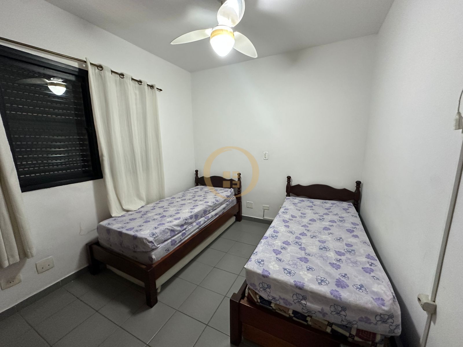 Apartamento na Praia da Enseada, Guarujá - SP