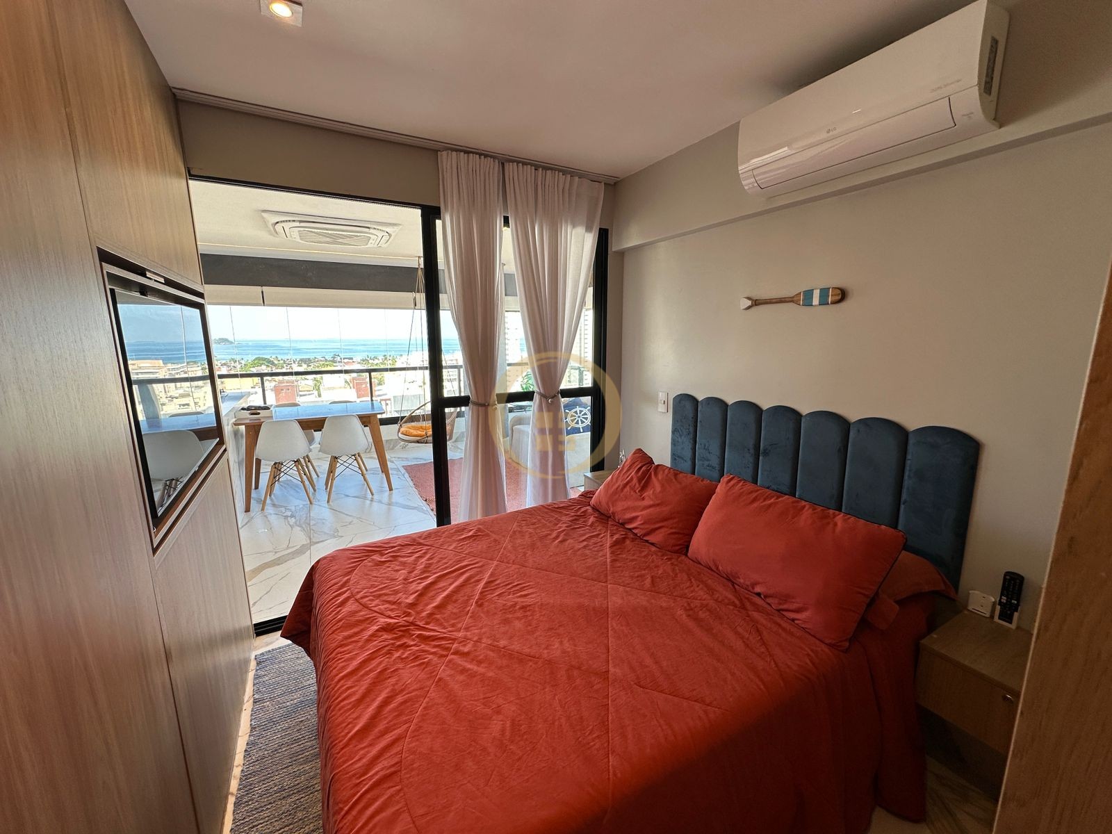 Apartamento na Praia da Enseada, Guarujá - SP
