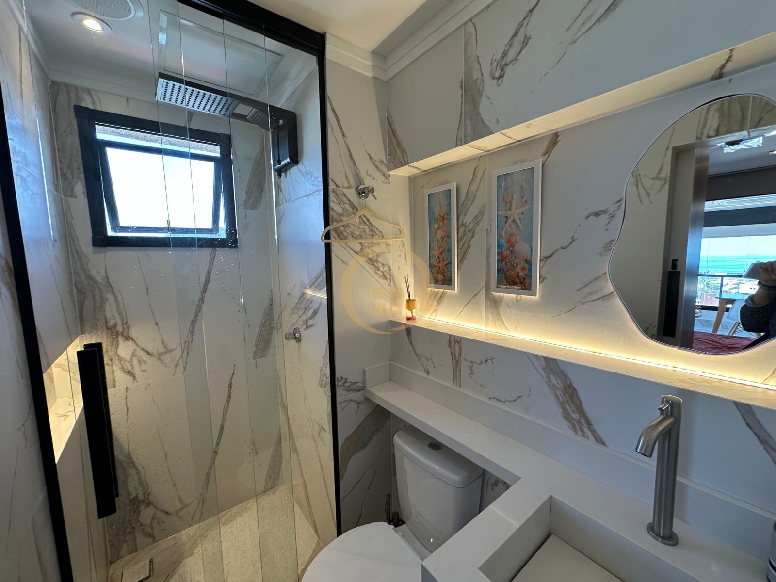 Apartamento na Praia da Enseada, Guarujá - SP