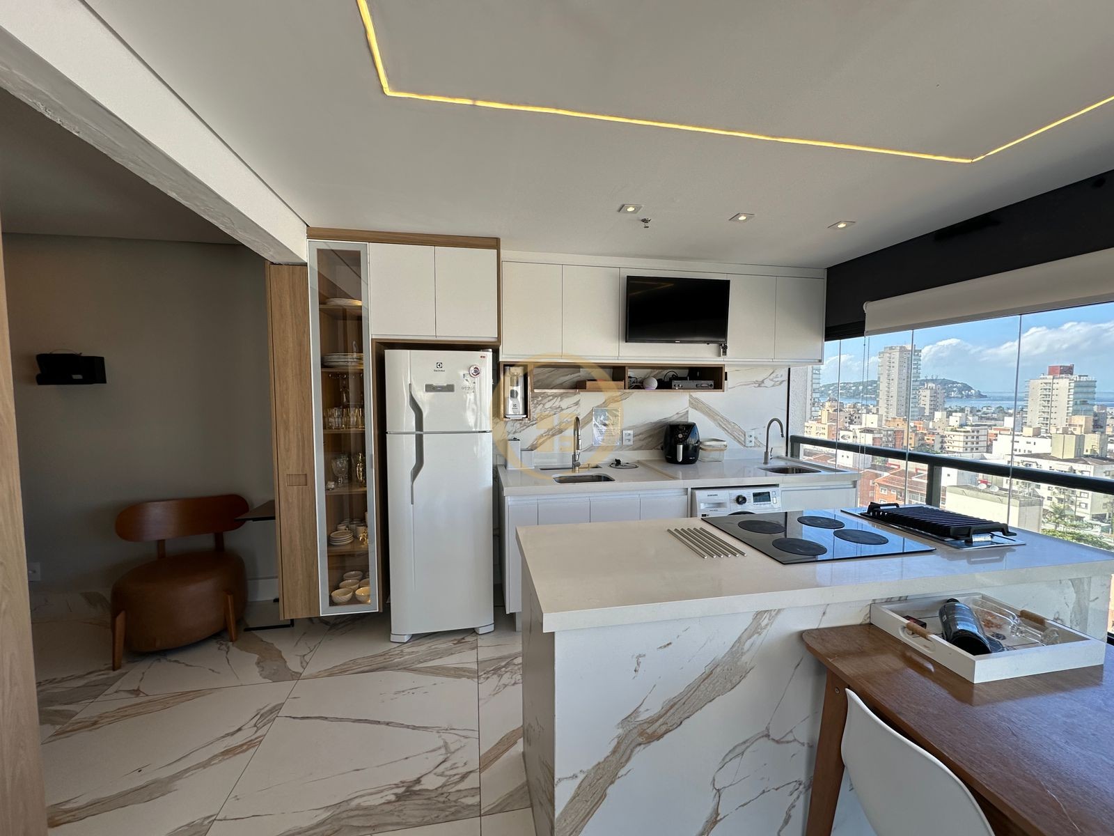 Apartamento na Praia da Enseada, Guarujá - SP