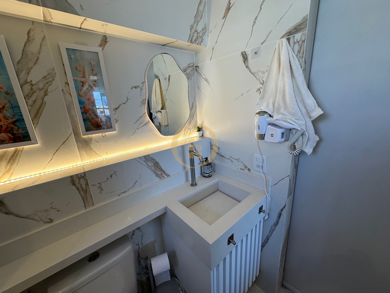 Apartamento na Praia da Enseada, Guarujá - SP