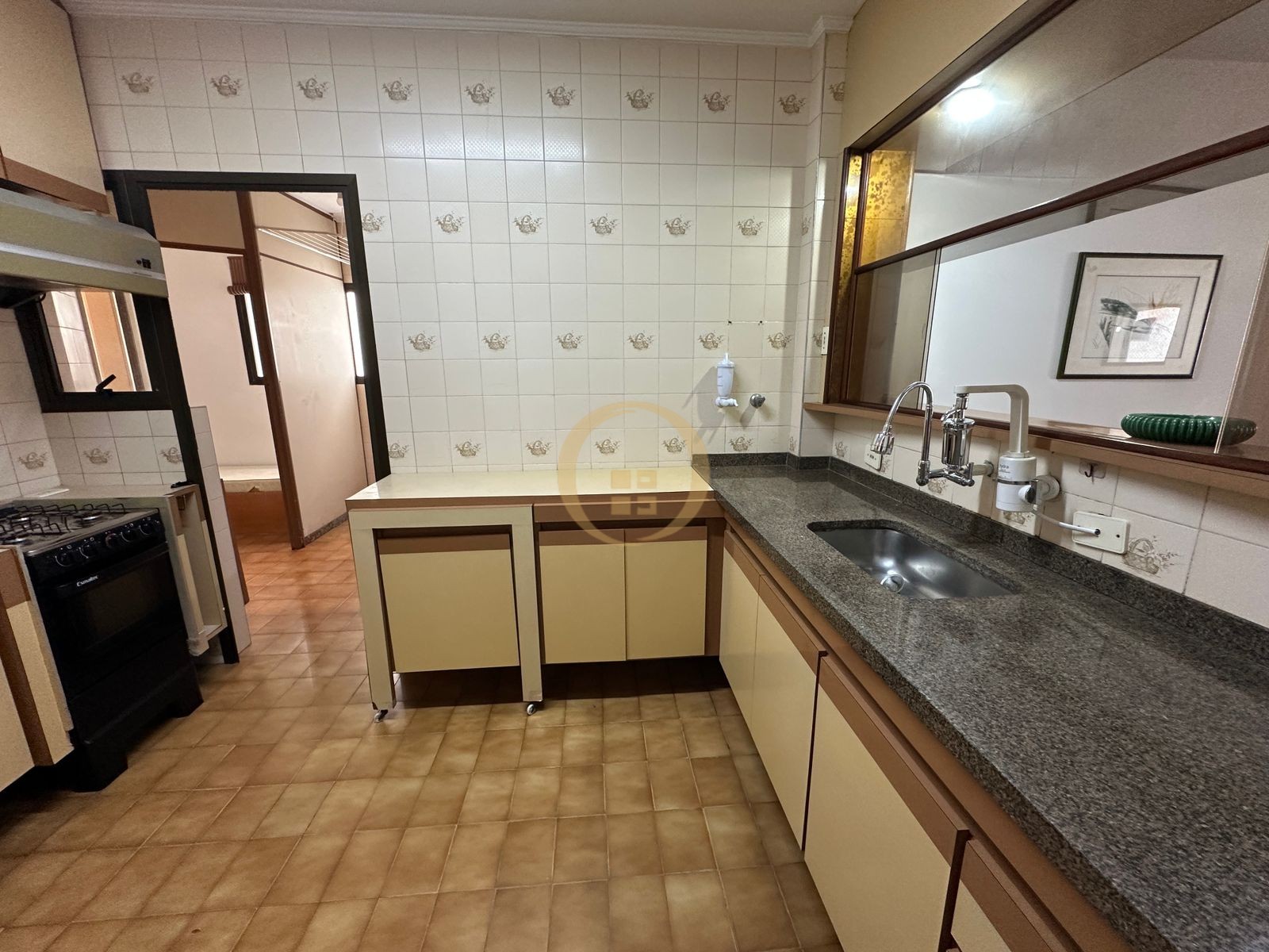Apartamento na Praia das Pitangueiras, Guarujá - SP