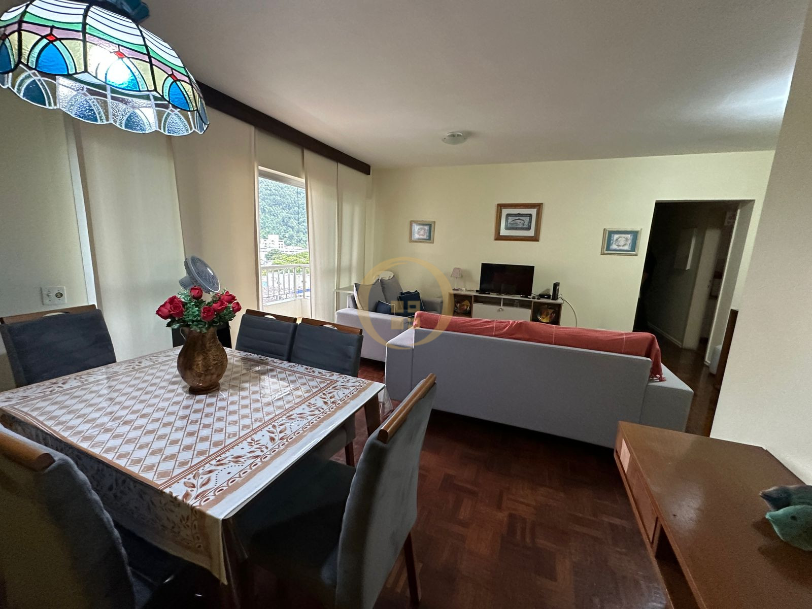 Apartamento na Praia das Pitangueiras, Guarujá - SP