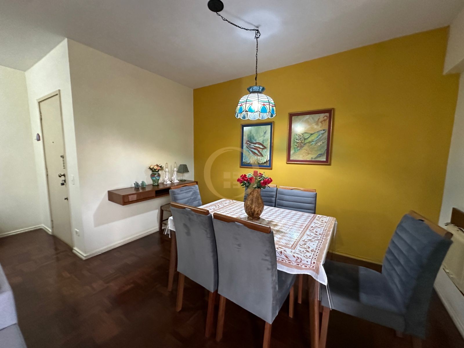 Apartamento na Praia das Pitangueiras, Guarujá - SP
