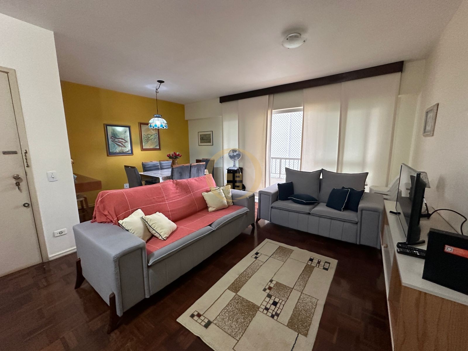 Apartamento na Praia das Pitangueiras, Guarujá - SP