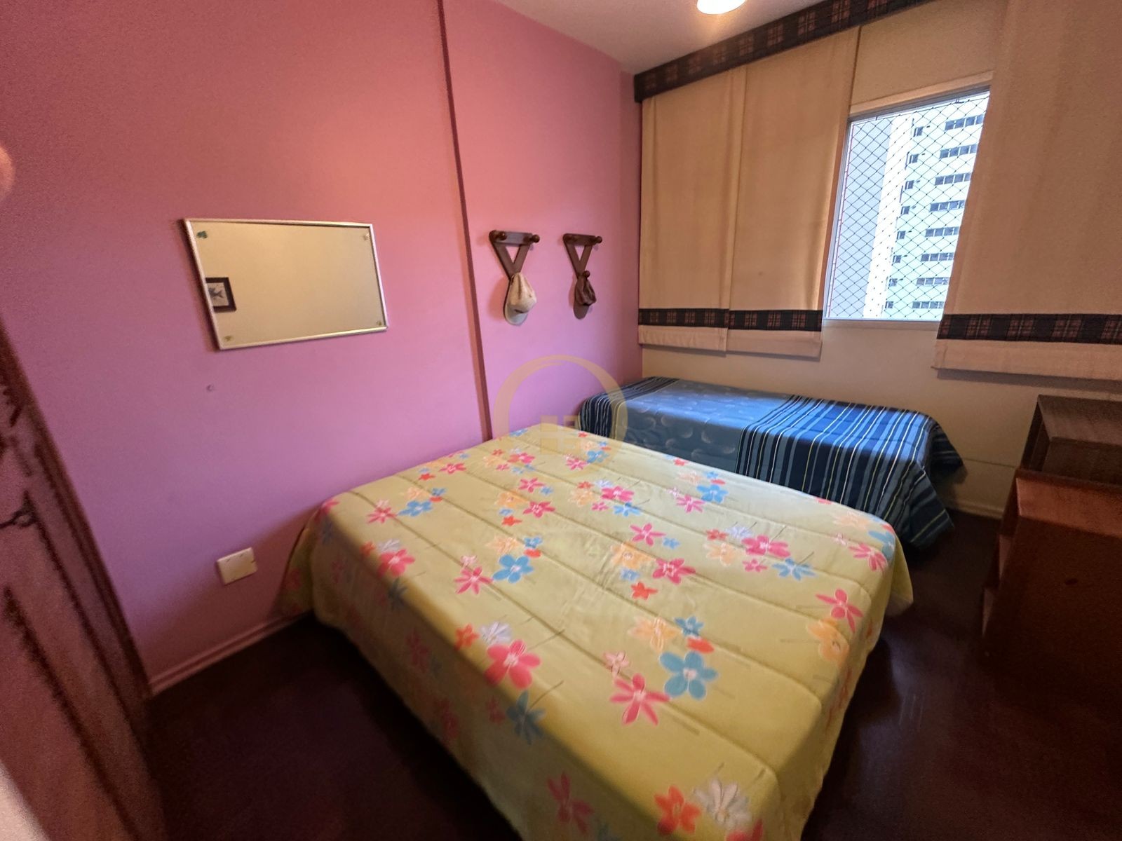 Apartamento na Praia das Pitangueiras, Guarujá - SP