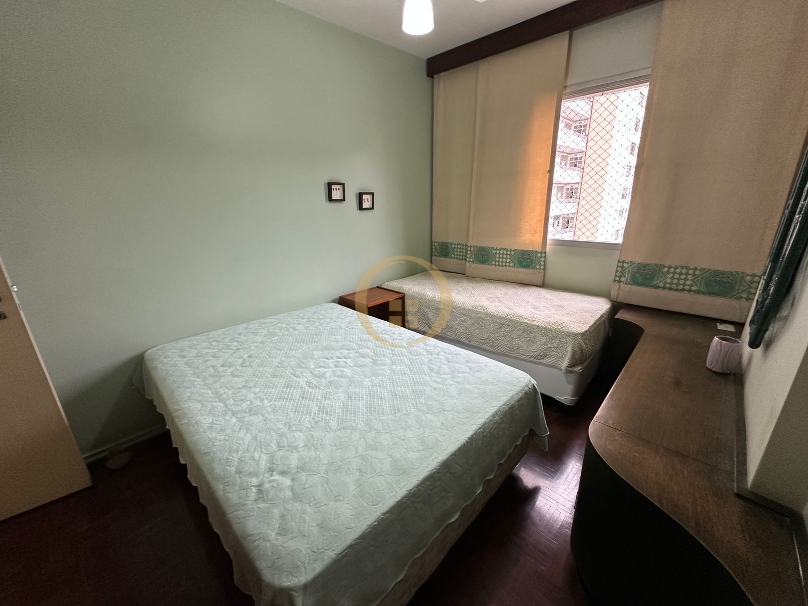 Apartamento na Praia das Pitangueiras, Guarujá - SP