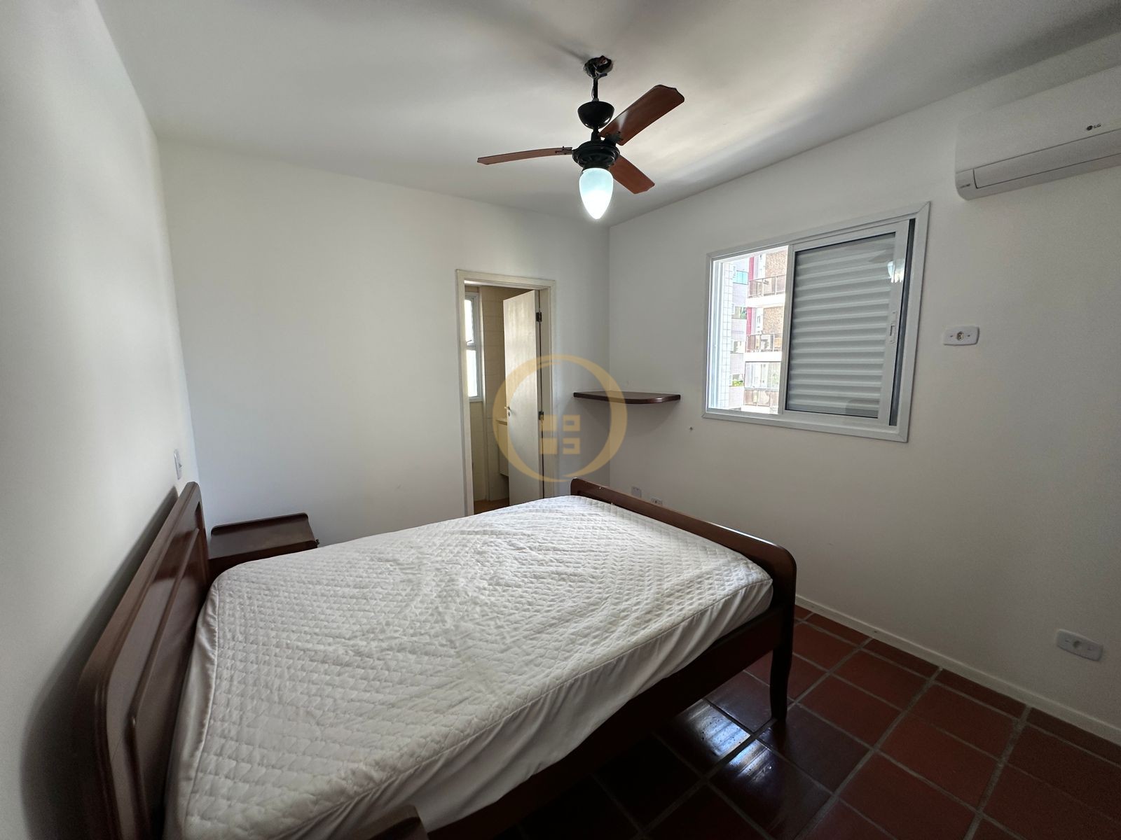 Apartamento na Praia das Pitangueiras, Guarujá - SP