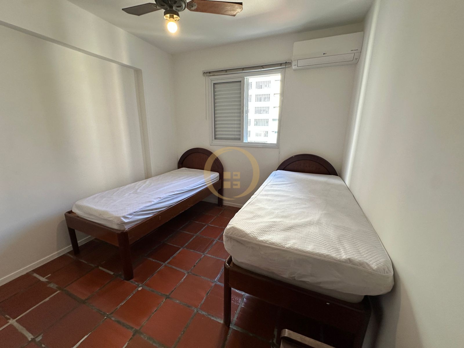 Apartamento na Praia das Pitangueiras, Guarujá - SP