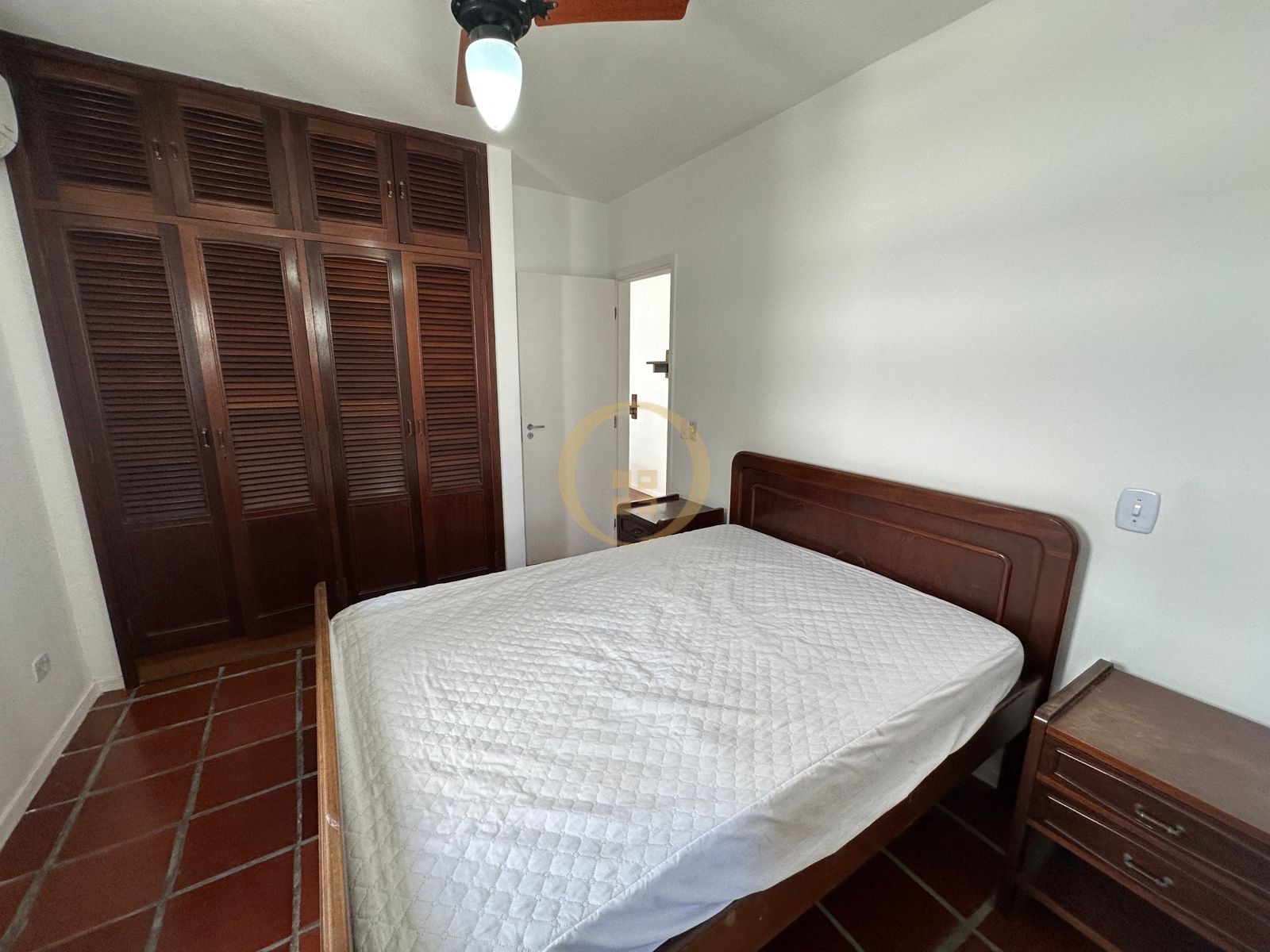 Apartamento na Praia das Pitangueiras, Guarujá - SP