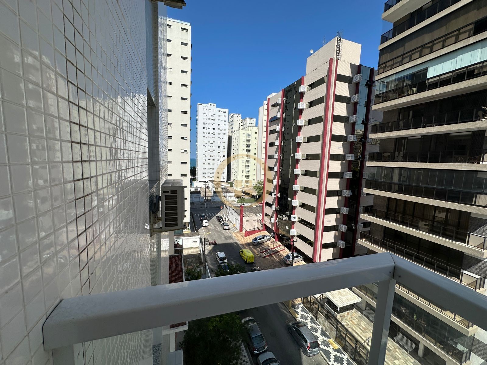 Apartamento na Praia das Pitangueiras, Guarujá - SP