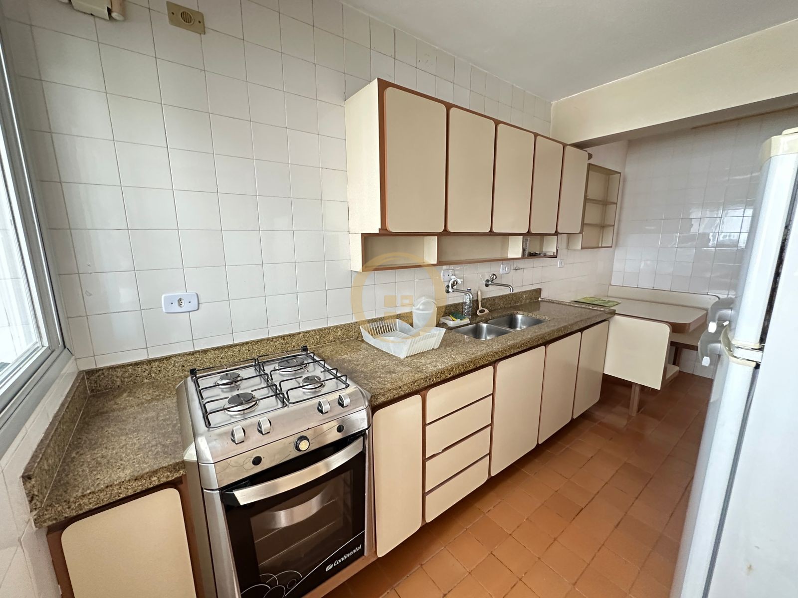 Apartamento na Praia das Pitangueiras, Guarujá - SP